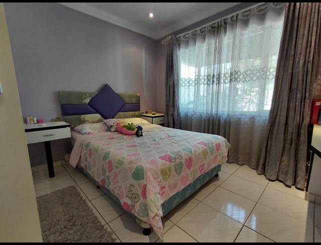 2 BEDROOM TOWNHOUSE FOR SALE IN SHERWOOD